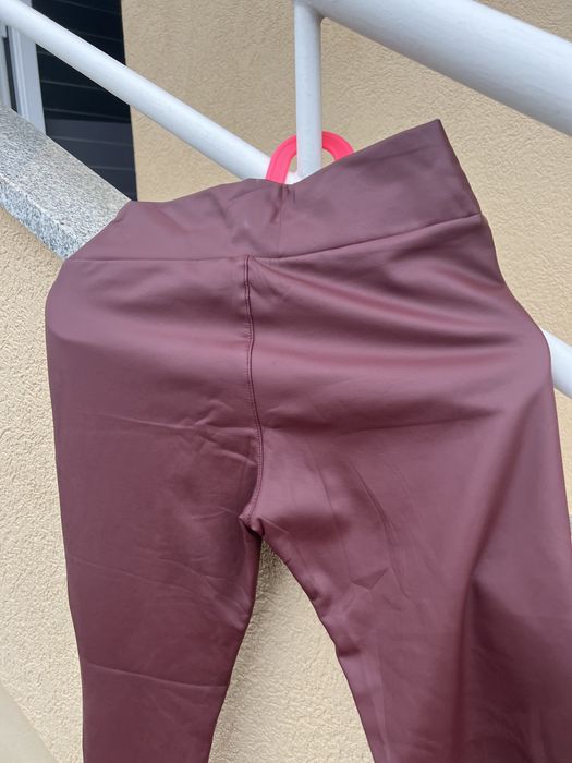 Legguins em ecopele bordo