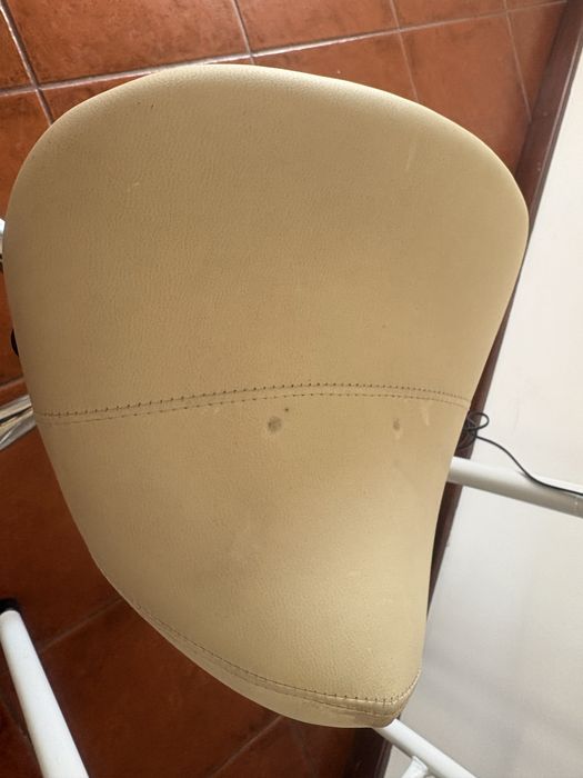 Mocho de Estética Ergonómico (Sela)