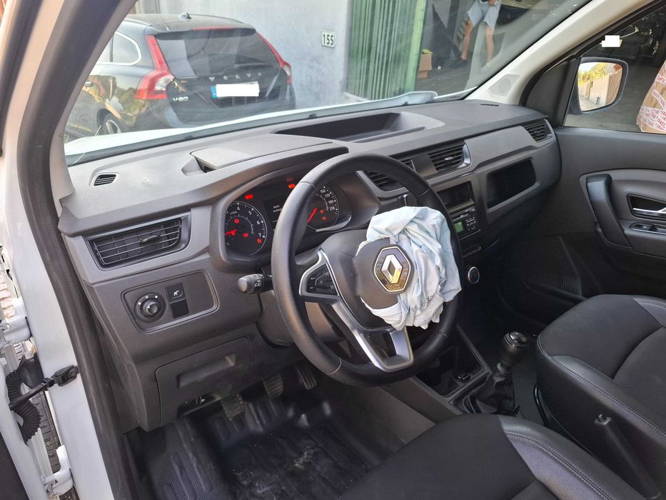 RENAULT EXPRESS 1.5 BLUE DCI ADVANCE NACIONAL DE 2022 (COM IVA DEDUTIVEL INCLUIDO)
