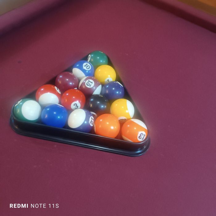 Mesa Snooker  com 8 tacos e suporte tacos