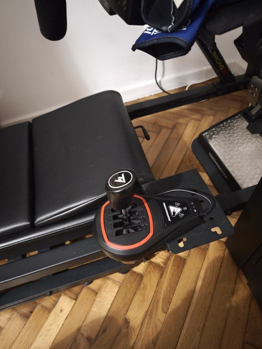 Rig symulator, thrustmaster, next level racing