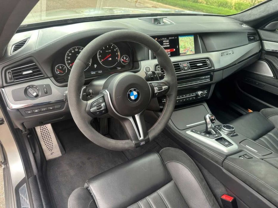 BMW M5      2016