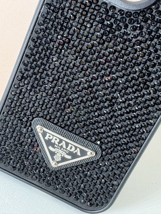 Nowe etui iPhone 15 pro Prada