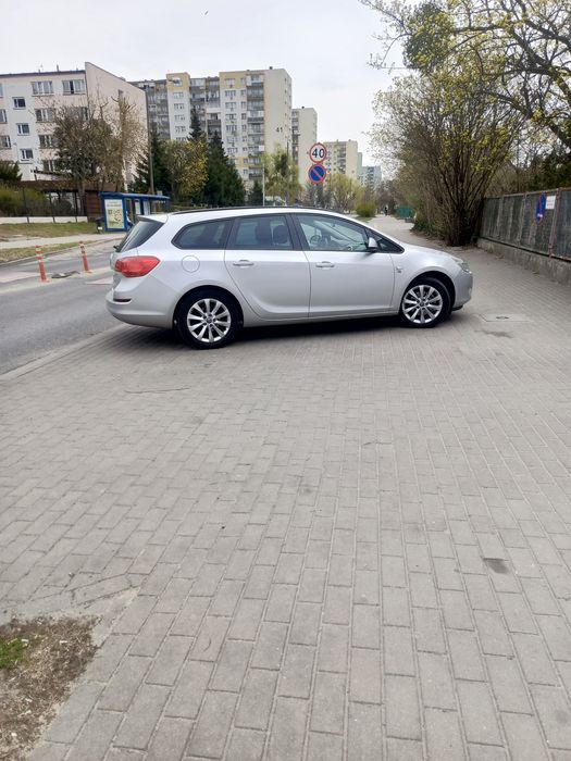 Opel Astra 2012 Rok