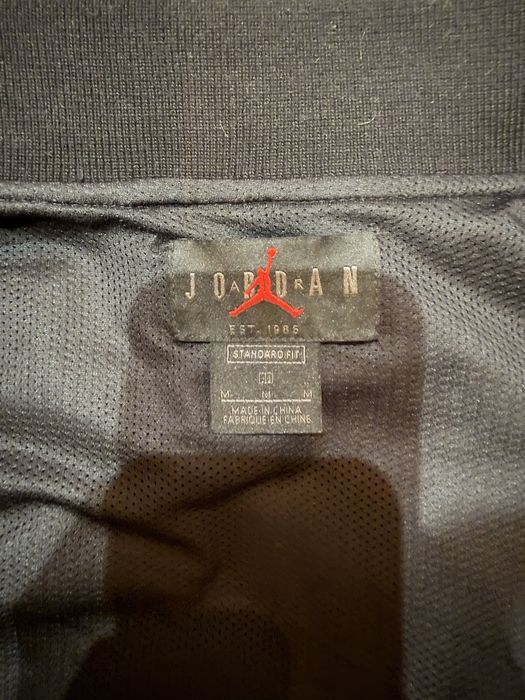 Продам бомбер Jordan