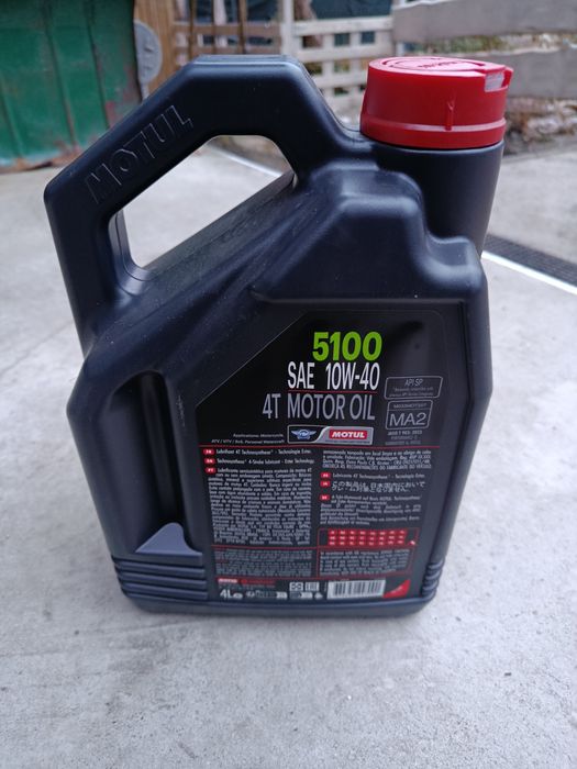 Olej do motocykla Motul 10w40 model 5100