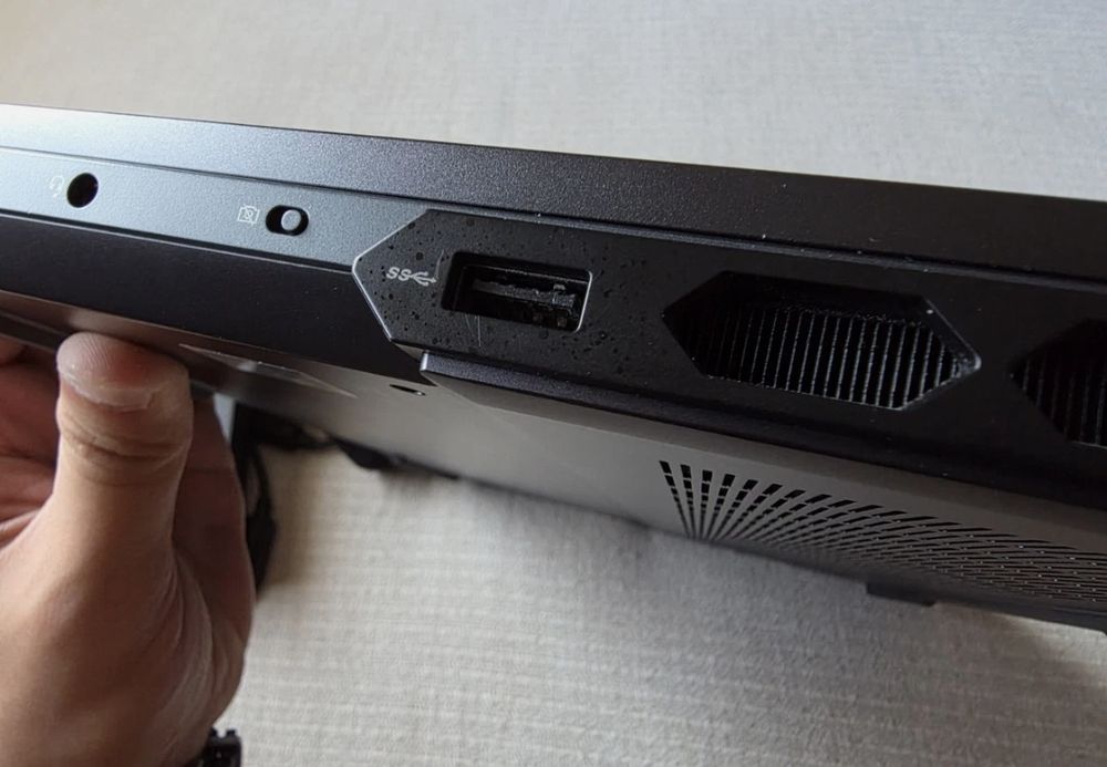 Legion Pro 7i  i9-13900HX, 32GB 2TB-RTX 4090