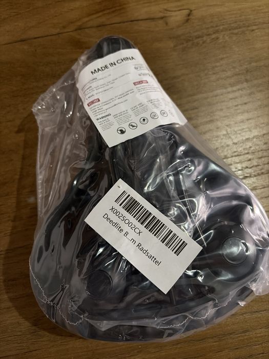 Vendo selim de bicicleta Deedlite, completamente novo e nunca utilizado.
