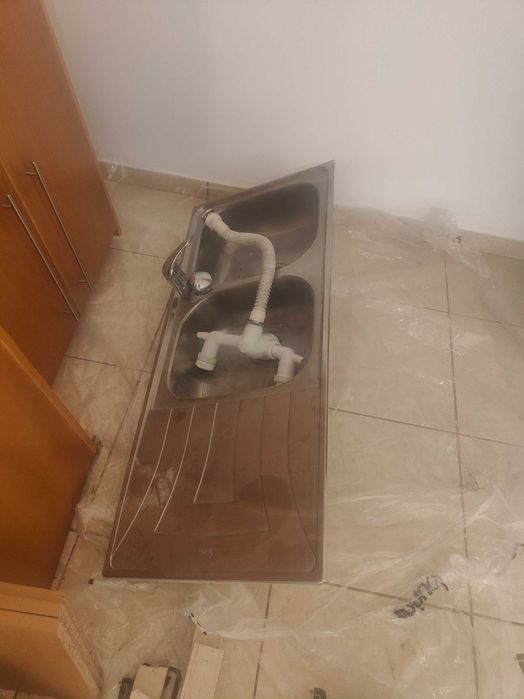 Móveis de Cozinha Usados + Lava-loiça Inox + Pedra