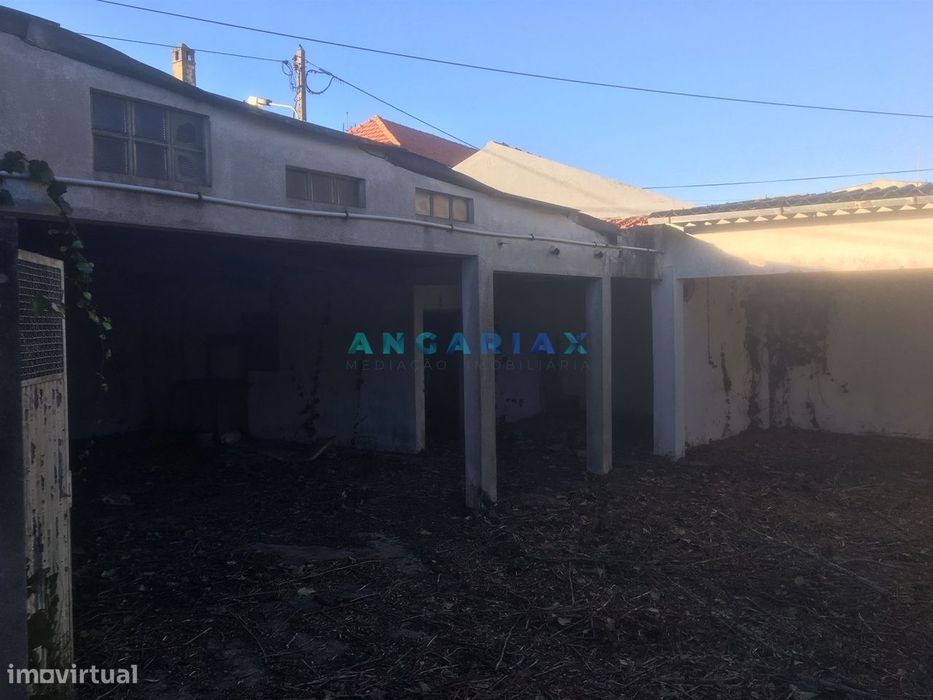 ANG354 - Terreno com projeto aprovado e Moradia T3 para Venda em Marin