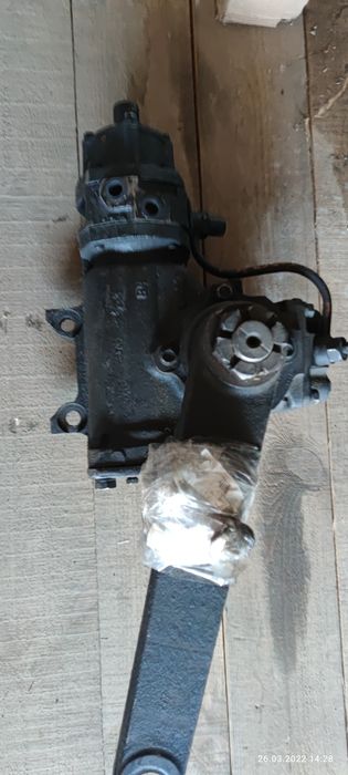 ГУР МАЗ 103 с сошкой и крепёжными болтами в сборе.