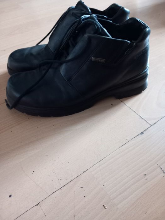 Półbuty damskie firmy Clarks rozmiar 38