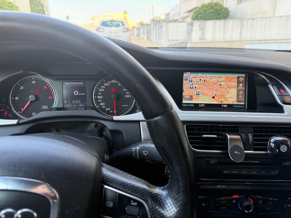 “Audi A4 B8 2.0 TDI Sport 143cv Nacional | Jantes 18’’ | GPS | Económico”