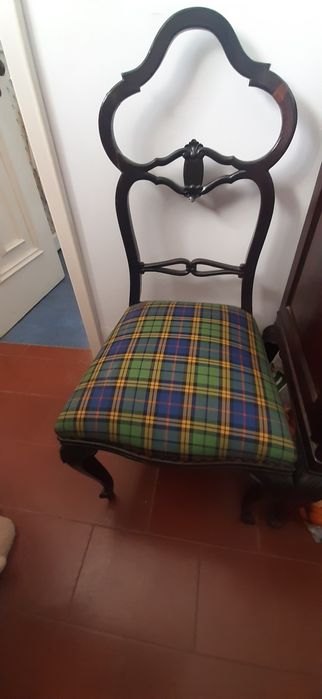Mobilia de quarto em madeira macica