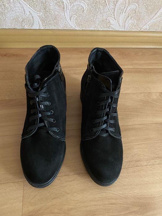 Замшеві черевики, черевики