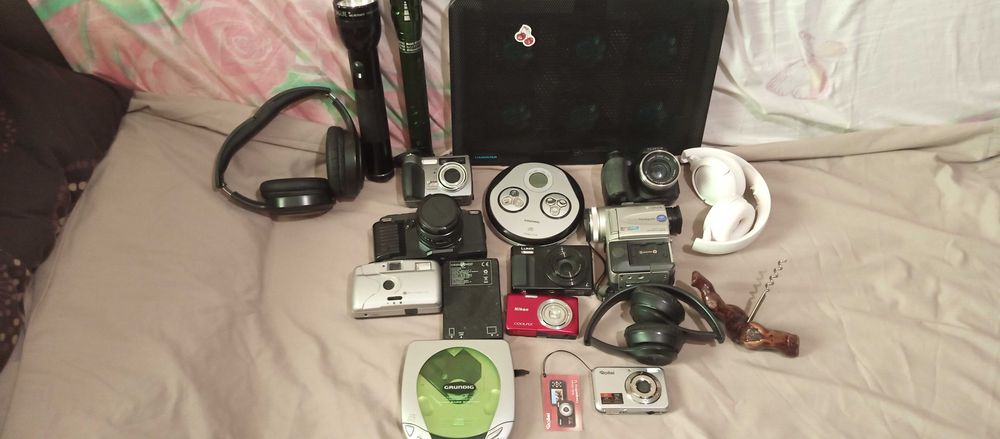 Фотоапарати продам