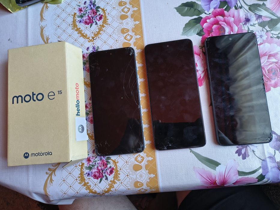 Motorola 3 sztuki.