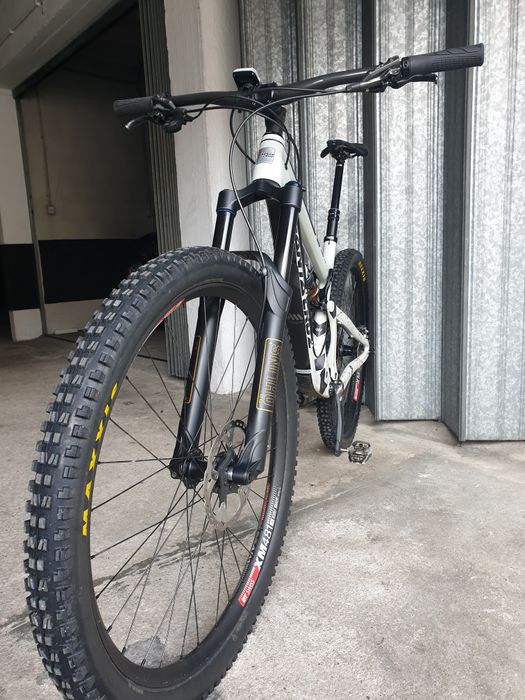 Oportunidade - Santa Cruz Hightower CC - Carbono - BTT - Enduro