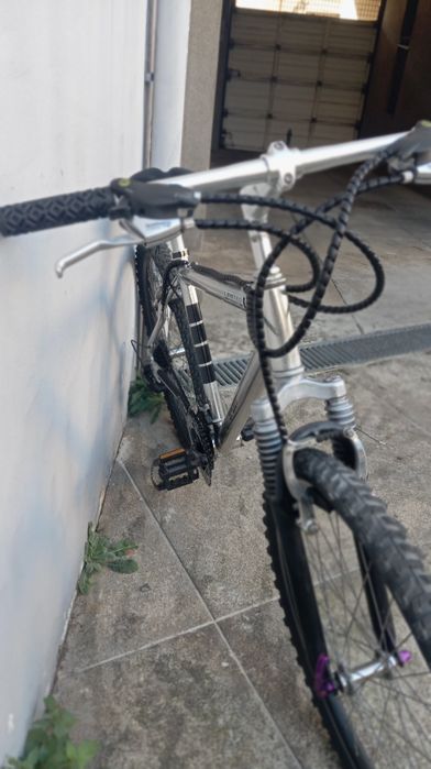 Bicicleta em bom estado alumínio