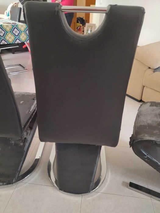 Cadeiras de sala de jantar cor preta