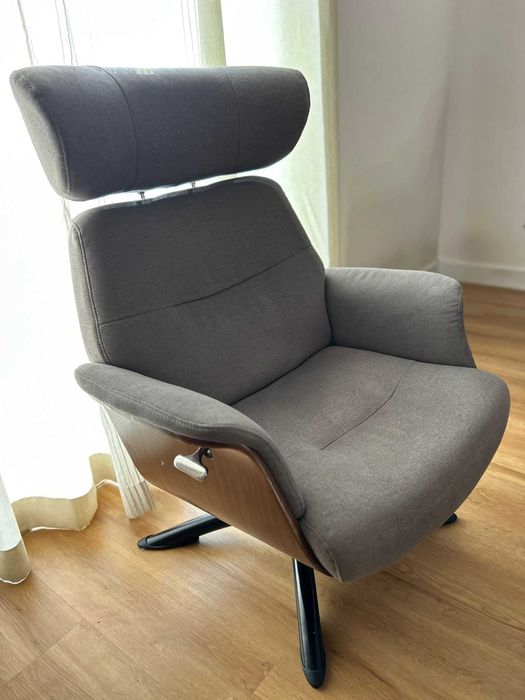 Cadeirão Manual Relax Osaka com Pouff - Excelente Estado