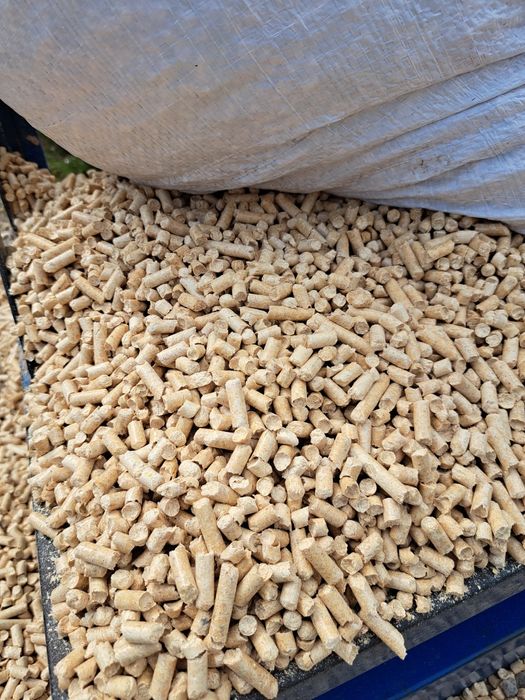 Древесный наполнитель животным и птиц.