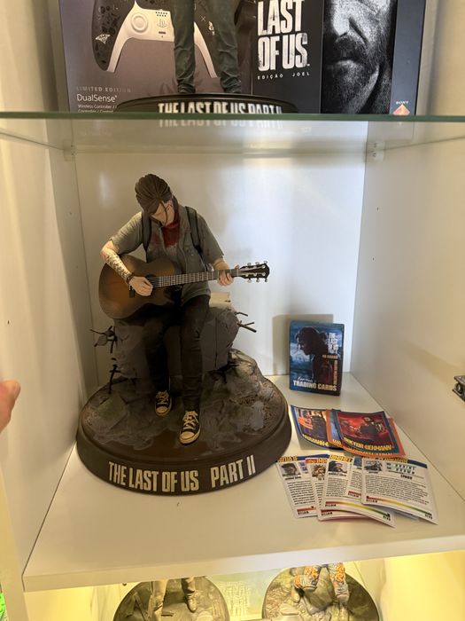 Várias Edições especiais playstation e figuras(ler discricão)