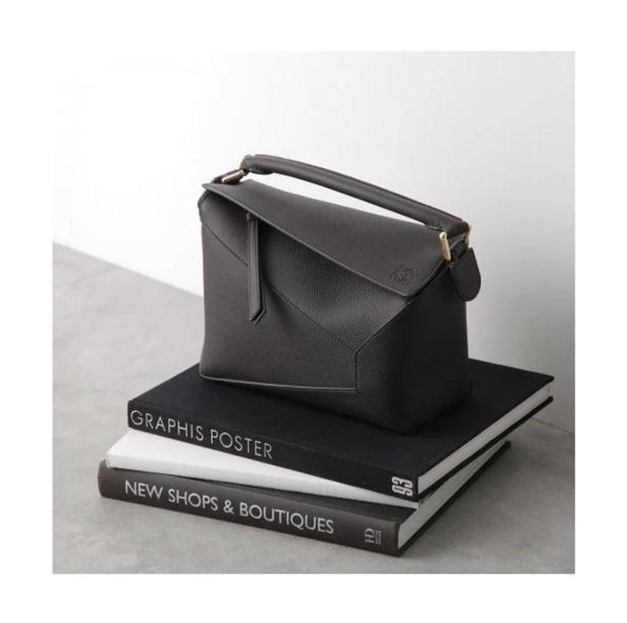 Loewe puzzle кросбоді шкіряна