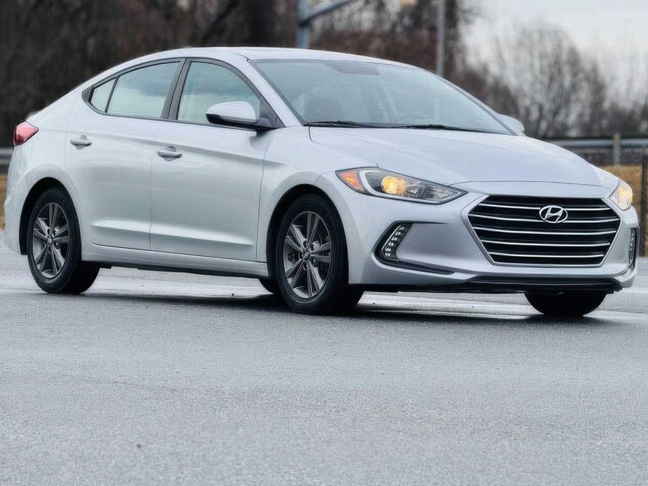 Hyundai Elantra Limited      2017