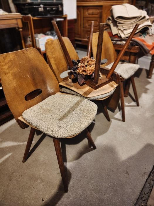 Starodawna szafka design vintage