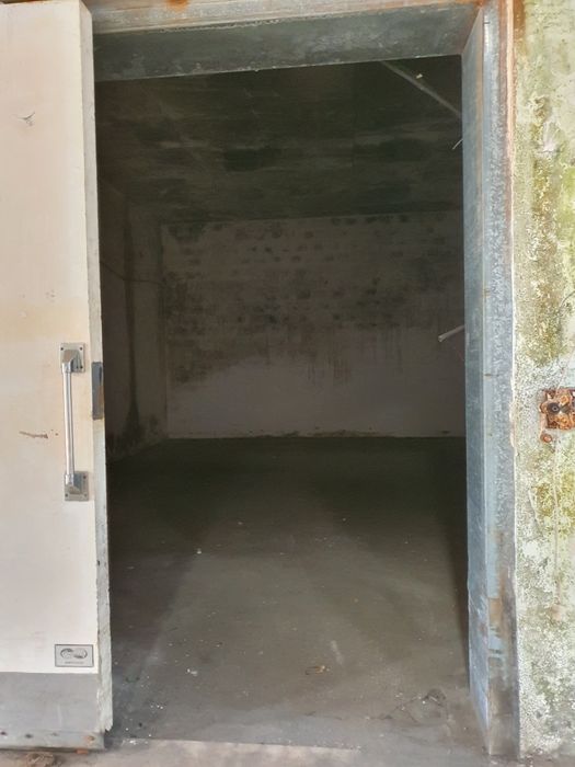 Arrenda-se Armazém 700m2