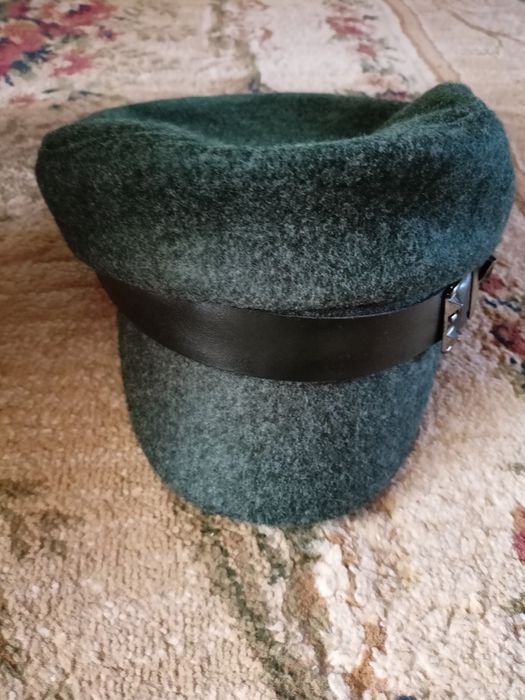 Кепка темного зелений колір