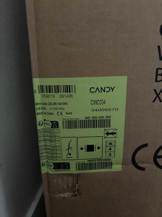 Cave de Vinho Garrafeira CANDY CWC034 (34 Garrafas - Preto)