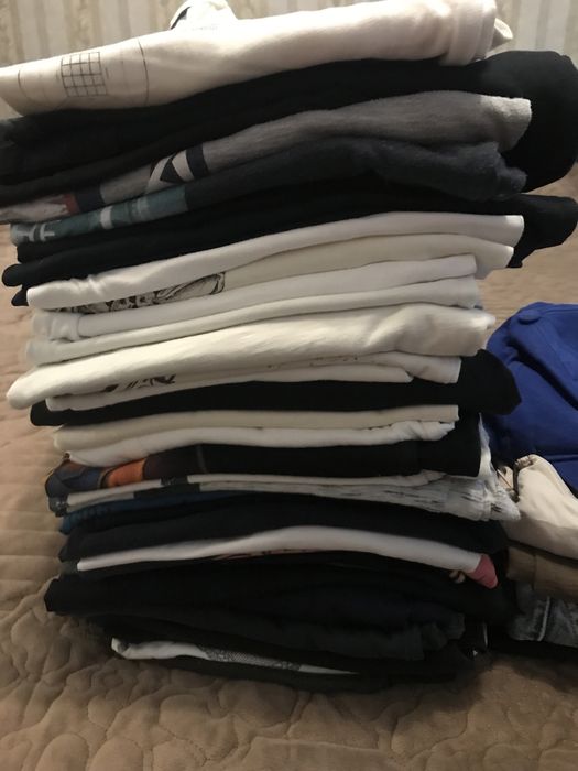 Набір чоловічого одягу 40 футболок+3 шортів та 1 штани, розмір С S