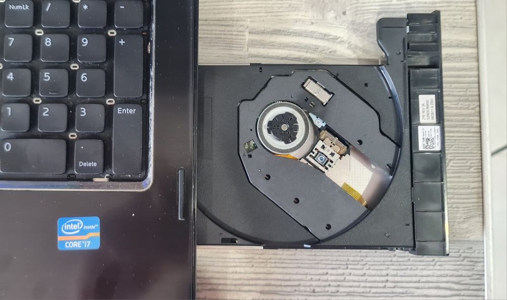 Laptop DELL, Intel I7, 6GB ram, 500GB hdd, 17,3 cala, dwie grafiki