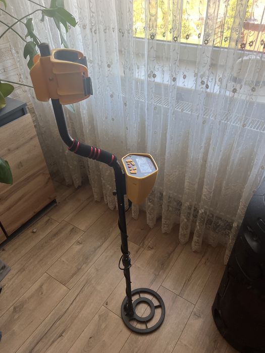 Wykrywacz metali Cobra CT-1828