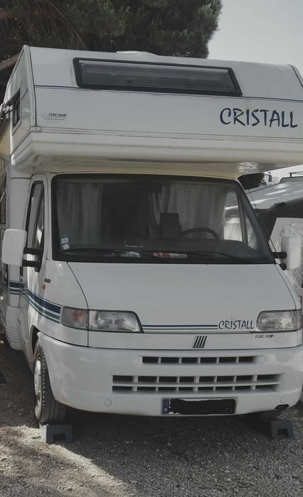 Autocaravana Fiat Ducato 2.8 com 6 lugares com cinto segurança
