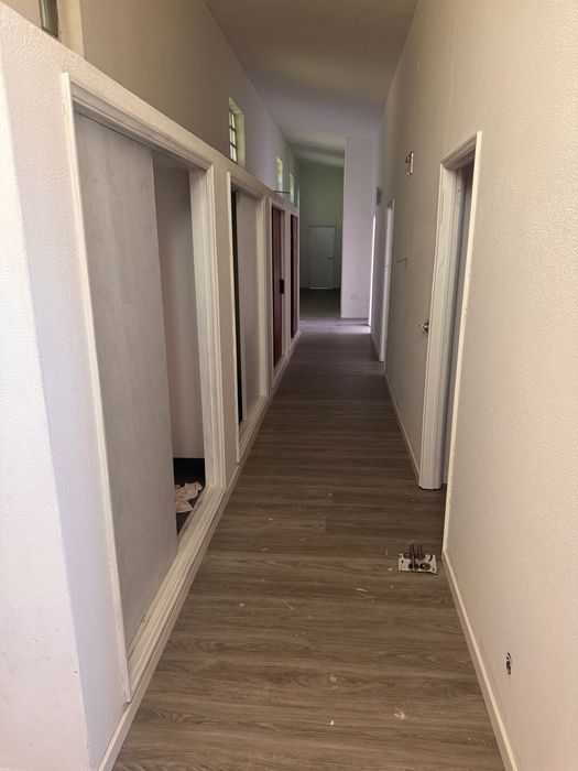 Alugar quarto em pequena quinta com área de lazer