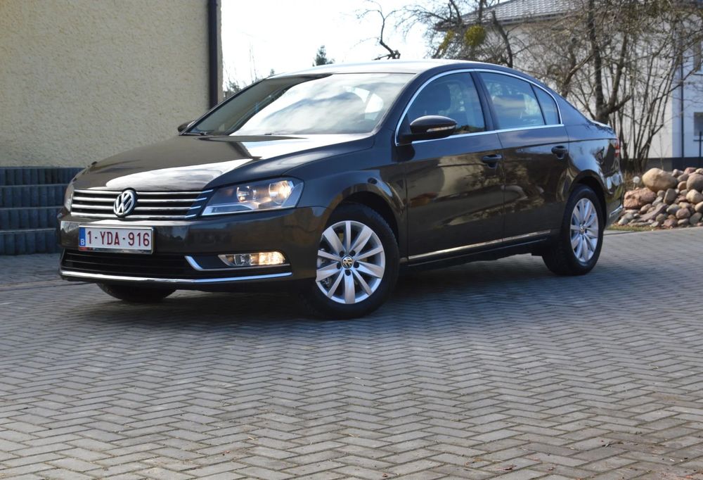 Volkswagen Passat _NISKI PRZEBIEG 175 Tys!_Klima_NAVI_Tempomat_Hak_Stan SALONOWY!