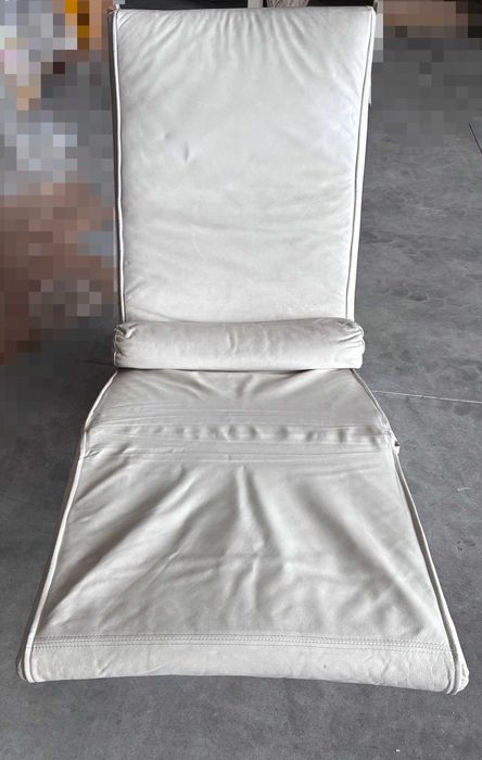 Sofá/espreguiçadeira de pele branca - Qtd. 1 Und.