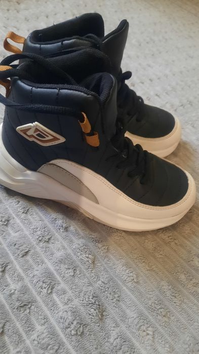 Високі кросівки на шнурках 29 розмір