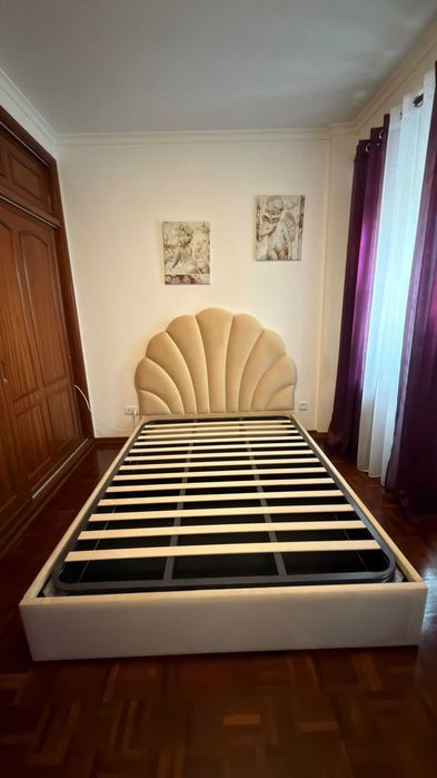 CAMA CONCHA COMPLETA , incluso estrado e colchão oferta