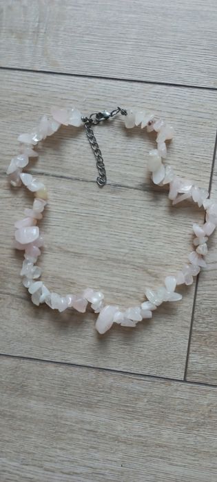 Naszyjnik z różowego kwarcu