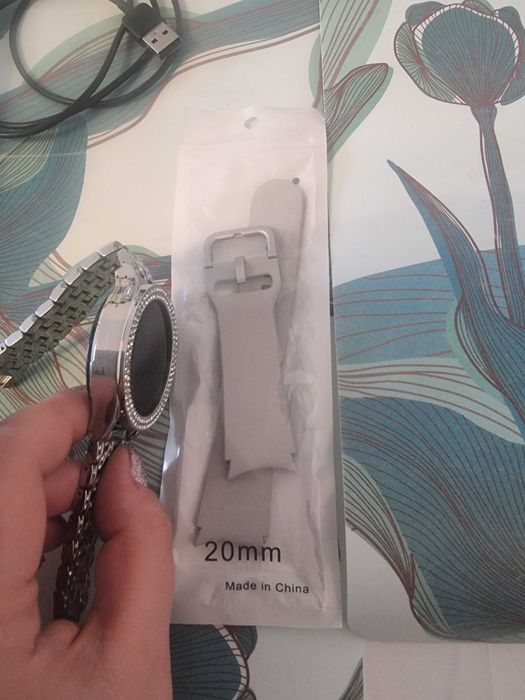 Samsung Galaxy Wotch 4 44 mm idealny + akcesoria
