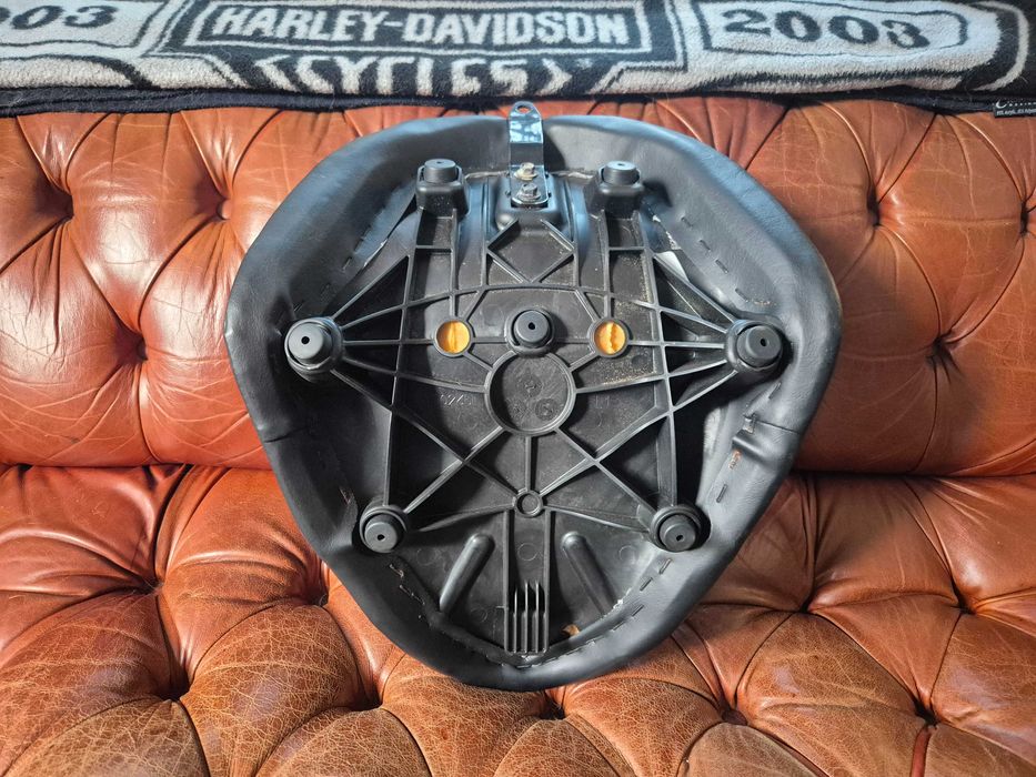 Banco Harley Davidson Street Bob FXST FXBB