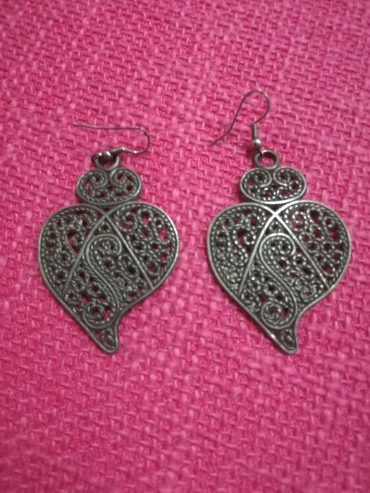 Brincos em forma de coração de Viana