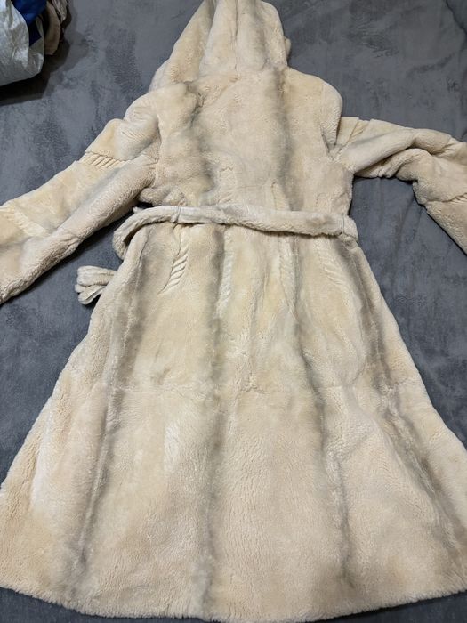 Шуба бобер з норковим капюшоном