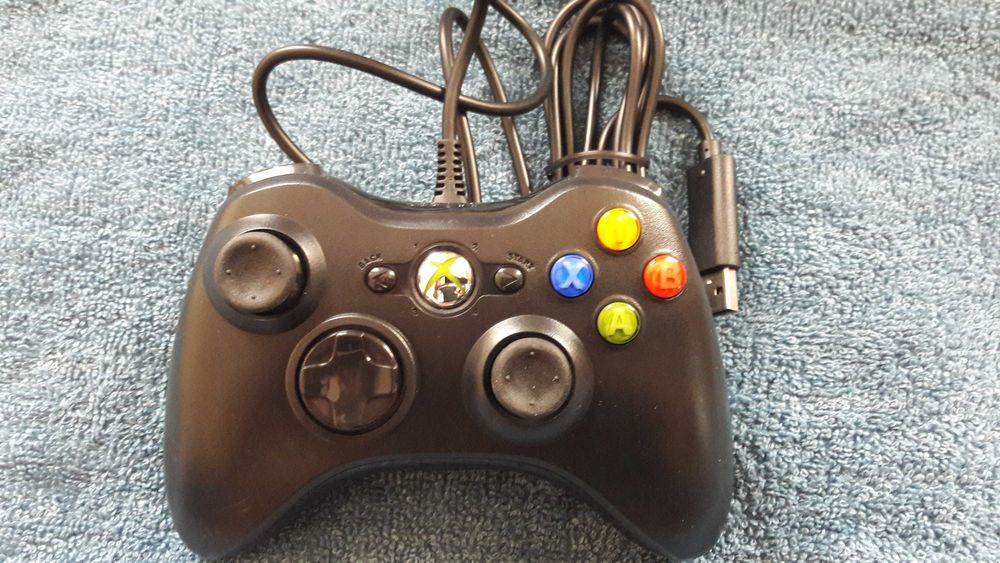 Геймпад на Xbox 360 черный