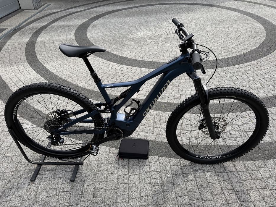 Specialized Turbo Levo FSR L  stan bardzo dobry 1245 km. bateria 100% ilość ładowań 21