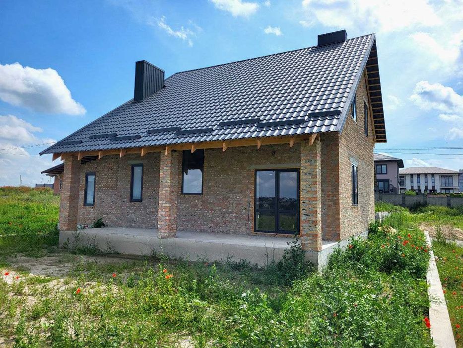Двоповерховий будинок 160 кв. м. з гаражем